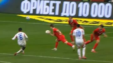 La Roja ganó en Rusia a pesar del arbitraje: ¡no cobraron este escandaloso penal a favor de Chile!