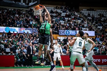 El Joventut golpea primero al Unicaja