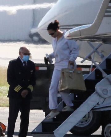 Kim Kardashian llegando a Los Angeles, CA.
