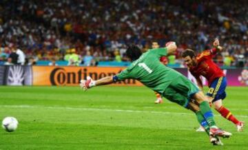 Eurocopa 2012. Final. España-Italia. La Selección ganó 4-0 a la 'Azzurra'. Juan Mata cerró el marcador con el cuarto gol, 4-0.