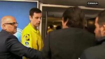 El árbitro al que Leonardo empujó, amenazado de muerte