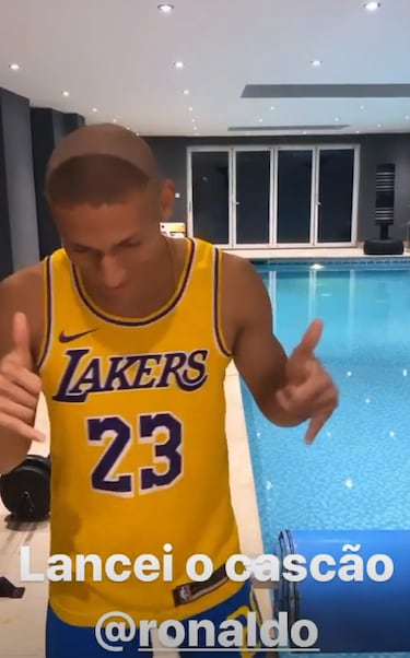 Richarlison promete a Ronaldo su peinado de 2002