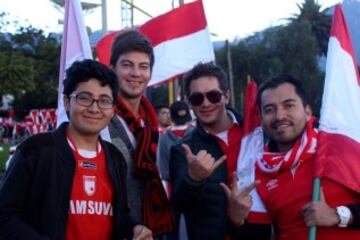 Marea roja: Los hinchas vivieron la novena de Santa Fe