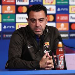 Xavi contesta a Luis Enrique: “Hay que presumir y no comparar...”