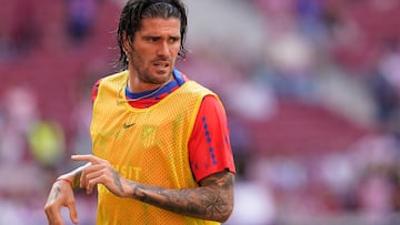 Soccer Football - LaLiga - Atletico Madrid v Real Betis - Metropolitano, Madrid, Spain - May 18, 2025 Atletico Madrid's Rodrigo De Paul during the warm up before the match REUTERS/Ana Beltran