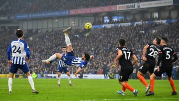 Una chilena de Jahanbakhsh derriba el muro de Kepa en Brighton