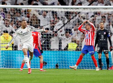 El jugador francés del Real Madrid sigue manteniendo el liderazgo del equipo. De nuevo, estaba en el sitio exacto para batir a Oblak. 
