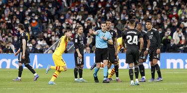 Who is Juan Martínez Munuera, the referee for the 2024 Spanish Super Cup Final?