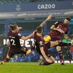 Marcelo Bielsa cuenta su plan para frenar a James Rodríguez