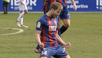 Pulido, jugador del Huesca. 