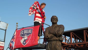 En la visita del New York Red Bulls al Toyota Stadium, la organizaci&oacute;n texana decidi&oacute; honrar a uno de los deportistas m&aacute;s importantes de la ciudad.