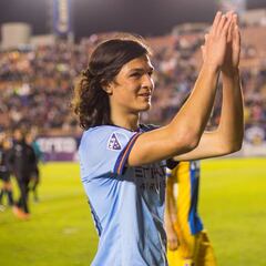 Juvenil del New York City ovacionado en México por parecido a Cavani