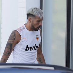 Garay carga contra la cúpula del Valencia en un comunicado