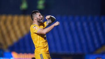 Presume Gignac tatuaje de la bandera M&eacute;xico