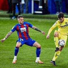 Trigueros se partió tres dientes y jugó un rato con uno en la mano