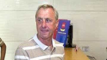 Cruyff: "Los pinchazos de Xavi en el tendón tendrían que sentirlos algunos en el estómago"