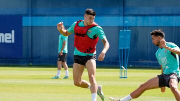 Roberto Fernández, durante un entrenamiento en el Anexo.