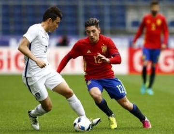 Uno de los tres jugadores de campo inéditos en el torneo. Para él fue un premio estar en la Eurocopa, ya que entró a última hora por la lesión de Carvajal en la final de Champions. Es el lateral derecho del futuro y esta experiencia le debe servir para crecer y asumir galones en las próximas generaciones.