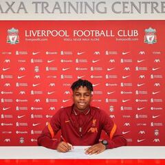 Reinaldo Rueda no descarta a joven promesa del Liverpool en el futuro de la Selección de Honduras