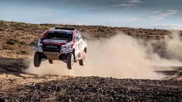 Toyota anima a Alonso a hacer el Dakar