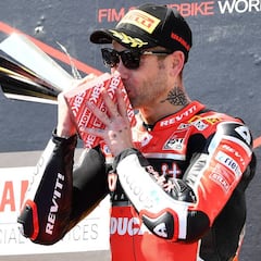 Álvaro Bautista: "No he ganado porque sean unos paquetes"