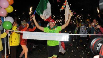 Andrea Marcato celebra su victoria en la vigesimocuarta edici&oacute;n de la Carrera de Trascendencia Personal Sri Chinmoy.