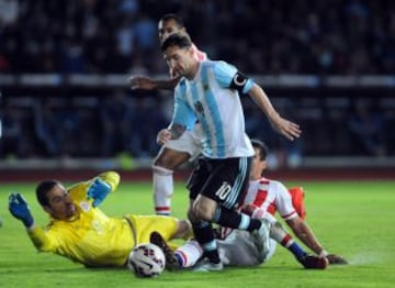 Lionel Messi anotó ante Paraguay y fue la figura, pero no le alcanzó a Argentina para el triunfo.