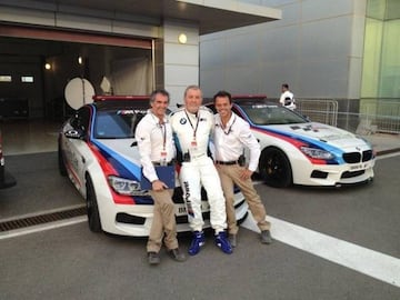 Carlos Pr&aacute;tola, entre Franco Uncini y Loris Capirossi.