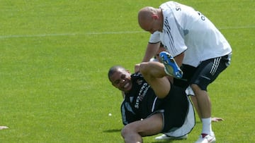 Thomas Gravesen y Ronaldo, durante un entrenamiento del Real Madrid.