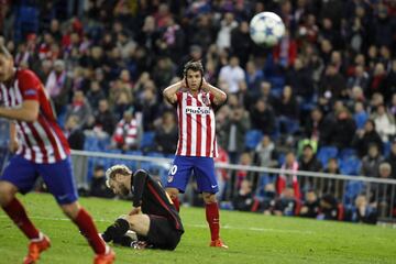 Jug con el Atltico de Madrid y su filial desde 2012 hasta 2014, y la temporada 2015-16. En la actualidad juega en el Sevilla.