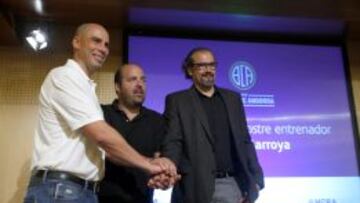 (De Izquierda, a derecha): Joan Peñarroya (entrenador), Gorka Aixás (presidente) y Francesc Solana (director deportivo), cuando ficharon en 2010 por el actual Morabanc Andorra.