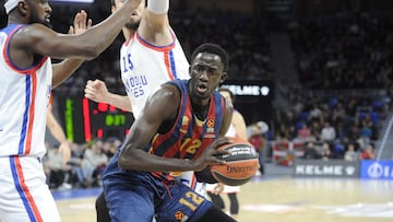 Ilimane Diop, durante un partido con el Baskonia ante el Anadolu Efes durante la Euroliga 2019-20.