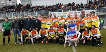 Carlos Matallanas en su último partido junto a amigos y familia.