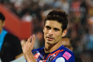 Sergio Suárez durante un partido con el Port FC.