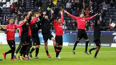 Frankfurt (Germany), 31/03/2019.- Frankfurt players celebrate after winning the German Bundesliga soccer match between Eintracht Frankfurt and VfB Stuttgart in Frankfurt, Germany, 31 March 2019. (Alemania) EFE/EPA/RONALD WITTEK CONDITIONS - ATTENTION: The