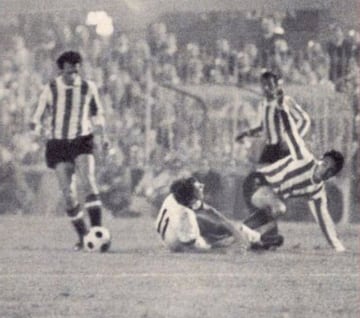 On 22 October 1969, the Intercontinental Cup final return leg between Estudiantes and AC Milan took place at La Bombonera - it is widely considered the most violent episode in football history. Milan had won the first leg 3-0 at San Siro and Estudiantes t
