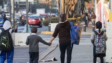 Regreso a las aulas: por qué los padres han rechazado la propuesta de AMLO