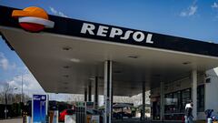 Archivo - gasolinera de Repsol ubicada en Madrid