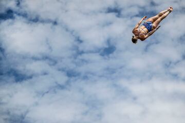 París acogió por segunda vez la segunda parada de las Series Mundiales de Red Bull Cliff Diving. Los espectadores tuvieron una vista alucinante de los participantes frente al monumento más famoso de Francia, la Torre Eiffel, compitiendo desde la plataforma de salto montada sobre el Sena.