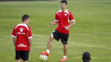 Javi Guerra, el goleador del Rayo, en un entrenamiento.