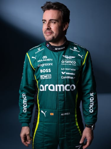 Fernando Alonso con el nuevo mono.