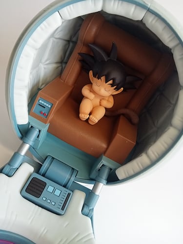 Goku bebé en cápsula Saiyan por Banpresto