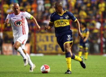 Luis Alberto Perea jugó el Clausura del 2011 en Everton y marcó seis goles. Hoy juega en Sport Huancayo de Perú.