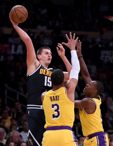 Nikola Jokic, Rajon Rondo y Hart.