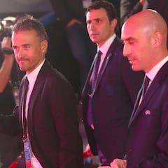 Luis Enrique, baja en el sorteo por una gripe