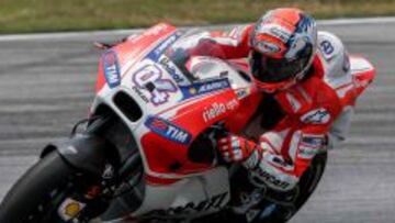 Dovizioso esperaba con los brazos abiertos la Ducati GP15 y no le ha decepcionado en su estreno.