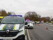 La DGT lo confirma: esto te va a pasar si adelantas a un coche de la Guardia Civil