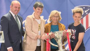 Carmena recibió a las jugadoras del Atlético de Madrid