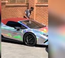 Aubameyang revoluciona las redes con sus lujosos coches y sus más que llamativos colores