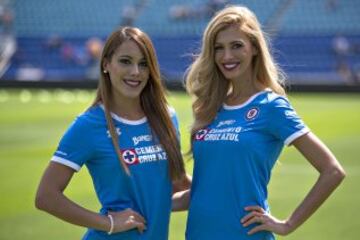 Así se vivió el partido entre cementeros y felinos. Checa las mejores imágenes de los aficionados de ambos equipos